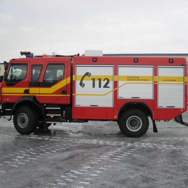 Fyrir utan stöðina