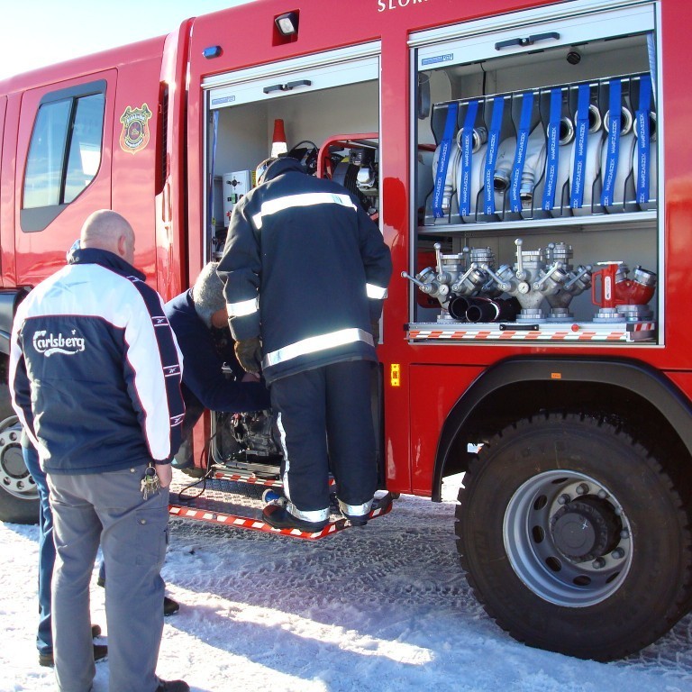 Rafstöð gerð klár