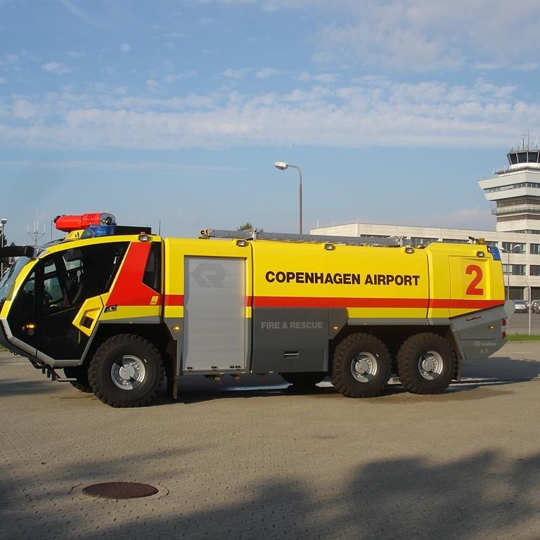 Rosenbauer Panther 6x6 á Kastrup flugvelli