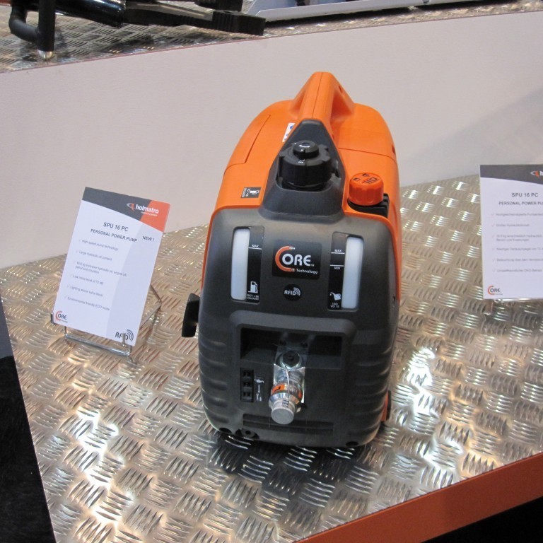 Nýja Holmatro SPU16PC dælan