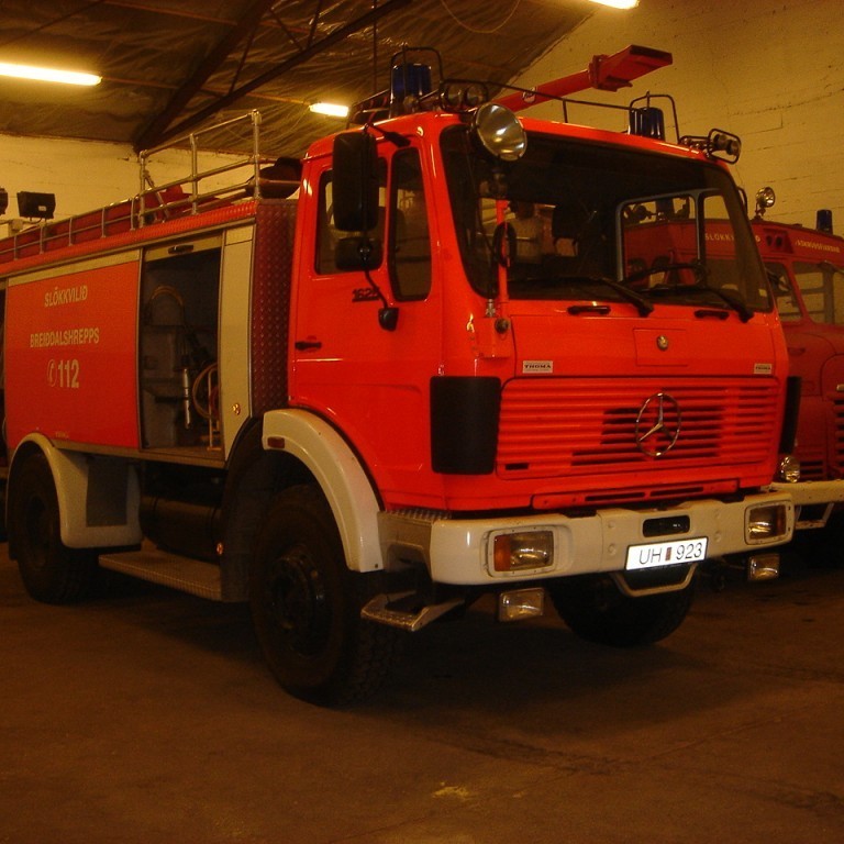 Á Breiðdalsvík hjá Sigurði. Thoma bifreið