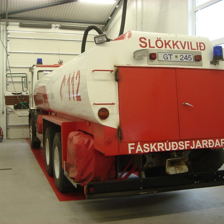 14.000 l. tankbíll