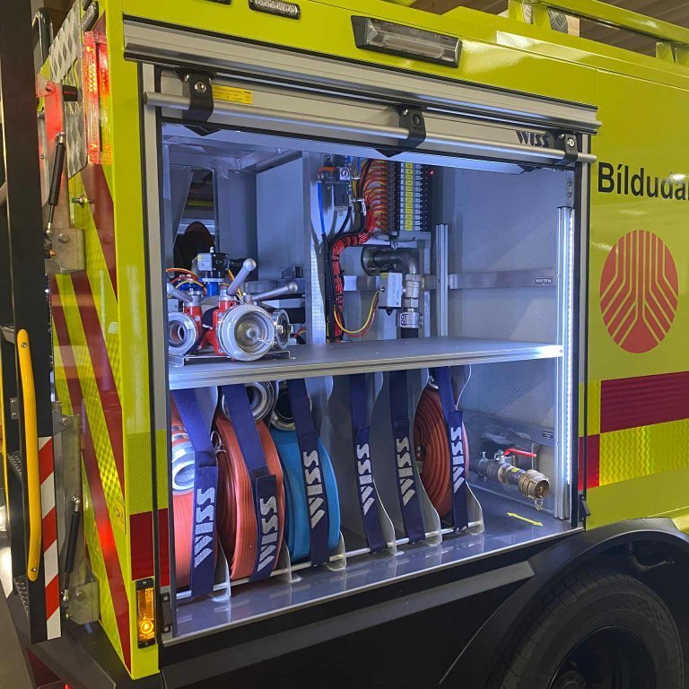 Aftari skápur hægra megin