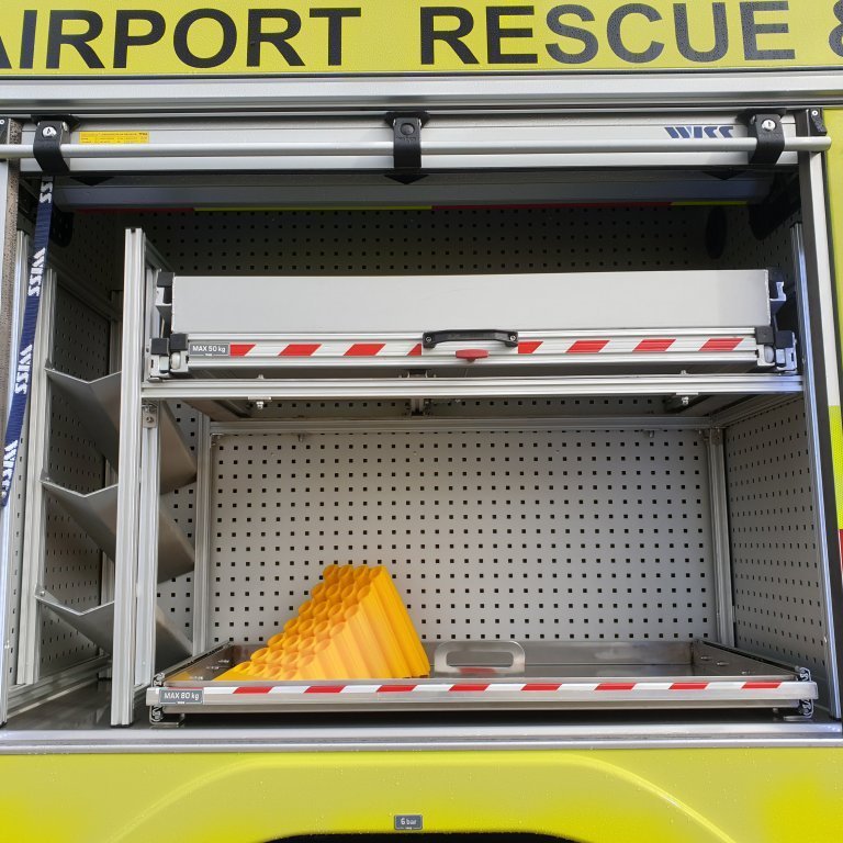 Mið skápur hægra megin