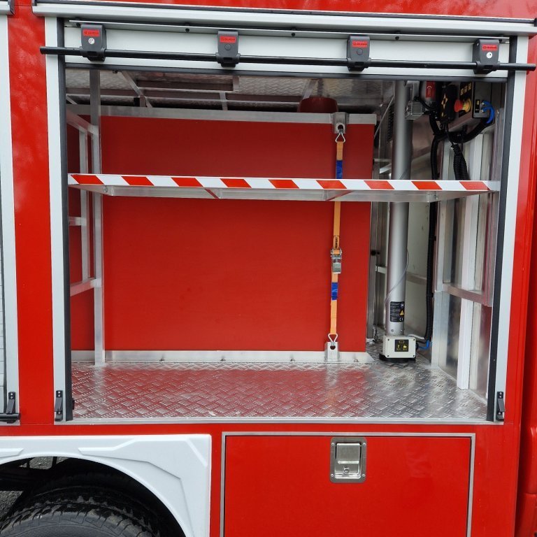 Framskápur hægramegin