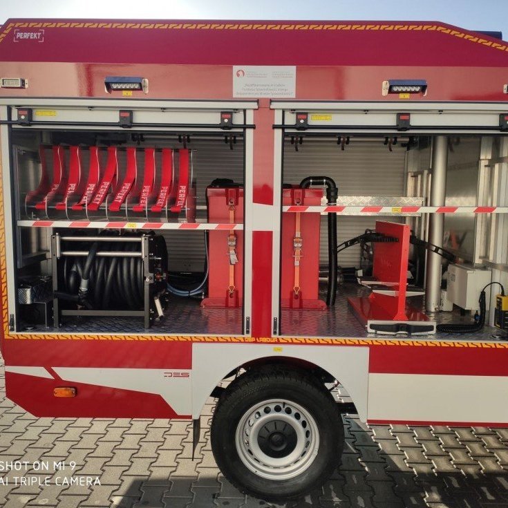 Undanfaraslökkvi og björgunarbifreiðar á ýmsum gerðum undirvagna.