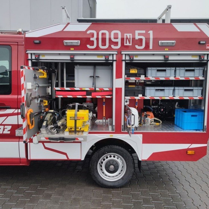 Undanfaraslökkvi og björgunarbifreiðar á ýmsum gerðum undirvagna.