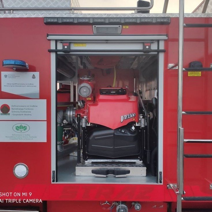 Undanfaraslökkvi og björgunarbifreiðar á ýmsum gerðum undirvagna.