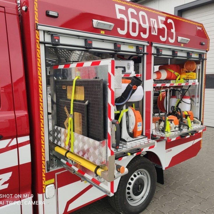 Undanfaraslökkvi og björgunarbifreiðar á ýmsum gerðum undirvagna.