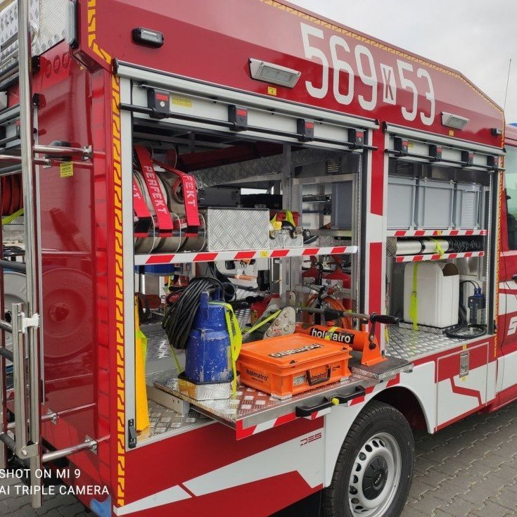 Undanfaraslökkvi og björgunarbifreiðar á ýmsum gerðum undirvagna.