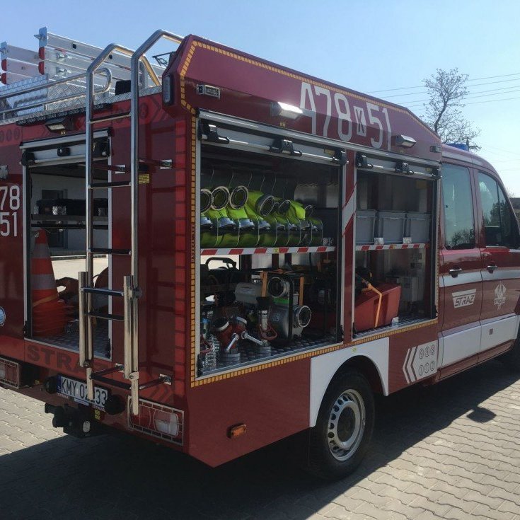 Undanfaraslökkvi og björgunarbifreiðar á ýmsum gerðum undirvagna.