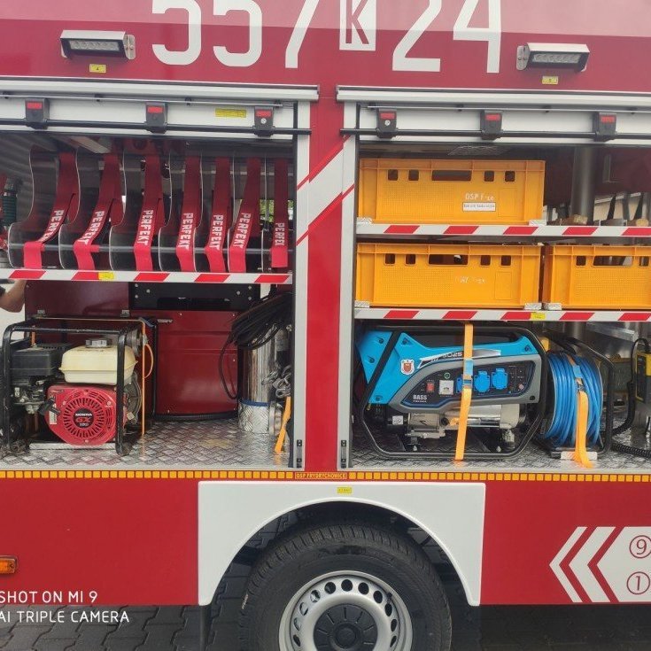 Undanfaraslökkvi og björgunarbifreiðar á ýmsum gerðum undirvagna.